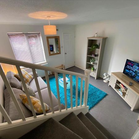 2 Bedroom Private House Near Bedford Town And Train Station Extérieur photo