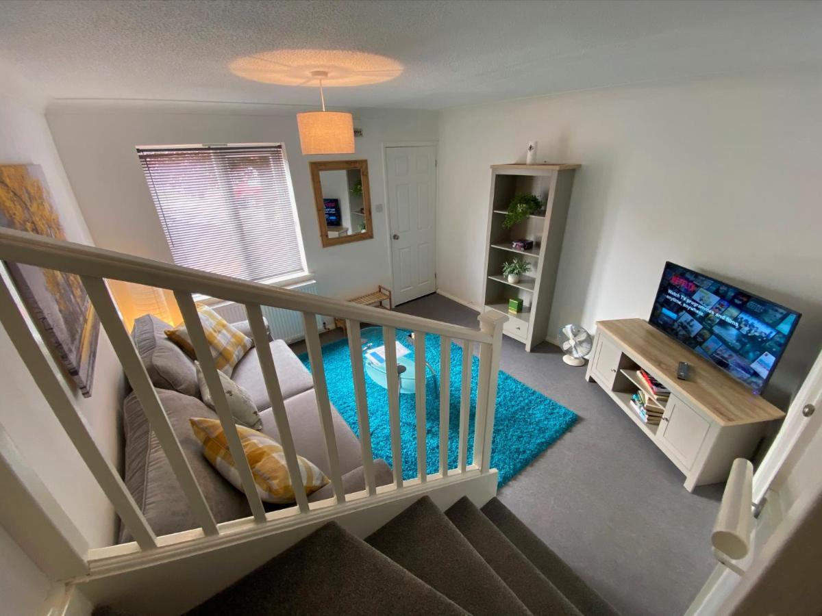 2 Bedroom Private House Near Bedford Town And Train Station Extérieur photo
