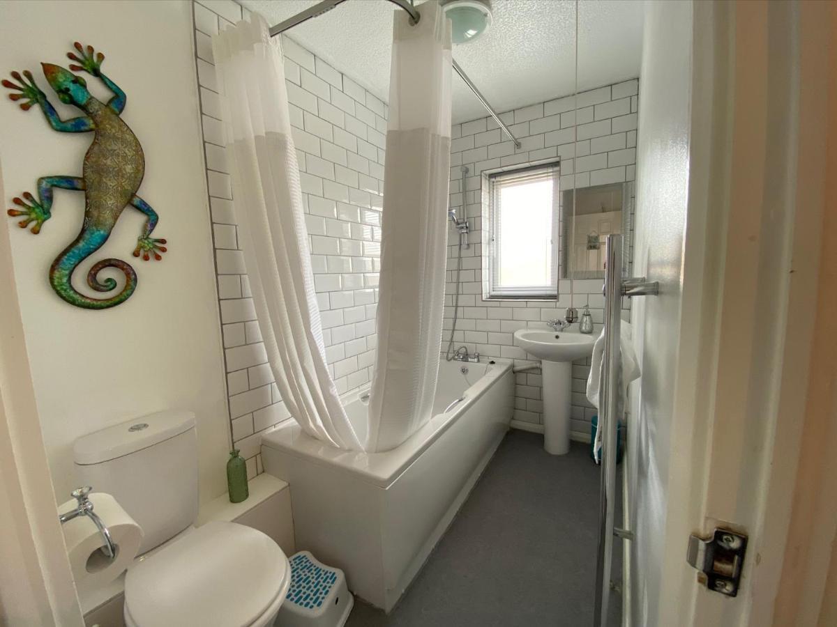 2 Bedroom Private House Near Bedford Town And Train Station Extérieur photo