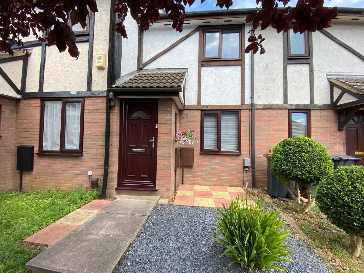 2 Bedroom Private House Near Bedford Town And Train Station Extérieur photo
